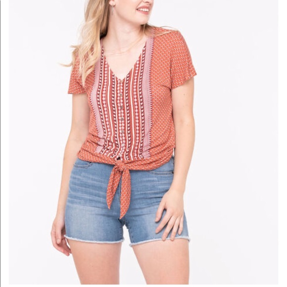 MEDIUM Tie Knot Short Sleeve Spring/Summer Top - Picture 2 of 11